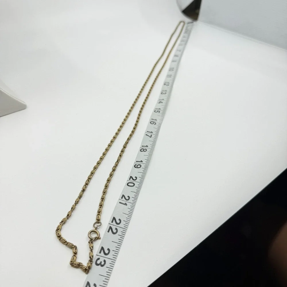 Y2K Gold Tone Spiral Link Chain Necklace Boho Layering Statement Piece Classic